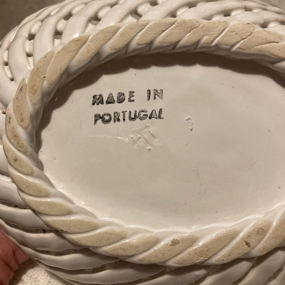 White Lattice Porcelain Bowl made in Portugal with Roses Vintage - Picture 4 of 6